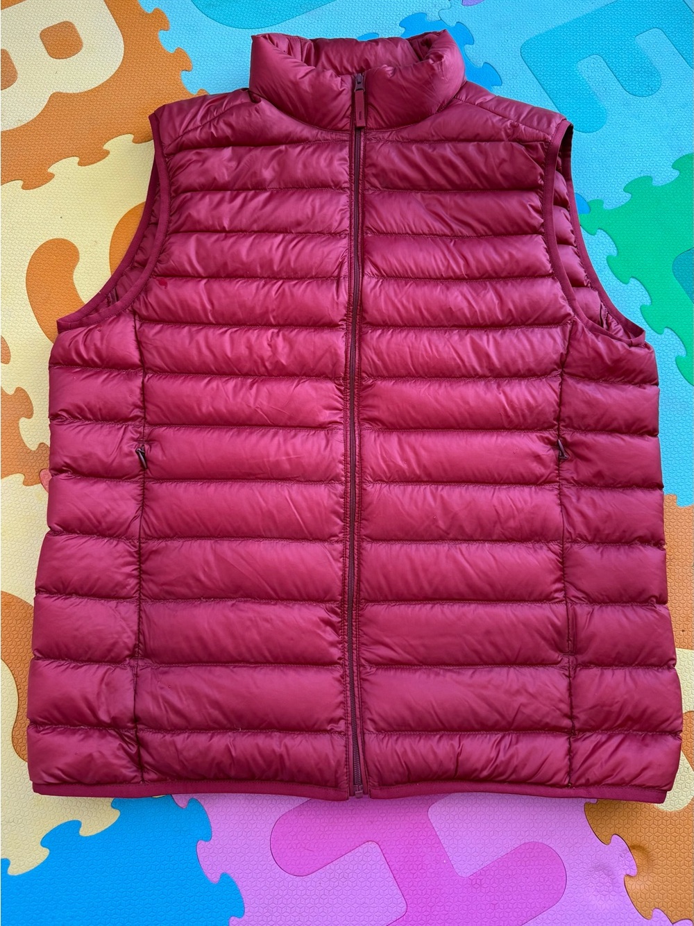 UNIQLO Men's Ultra Light Down Vest Burgundy / Maroon Size M